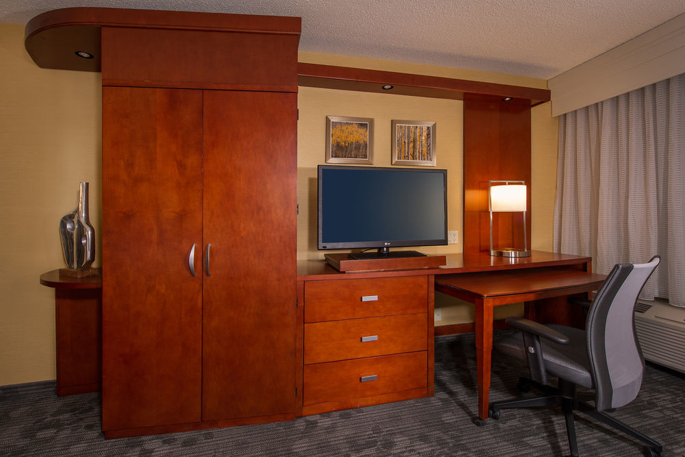 Courtyard Hamilton Hotel Luaran gambar