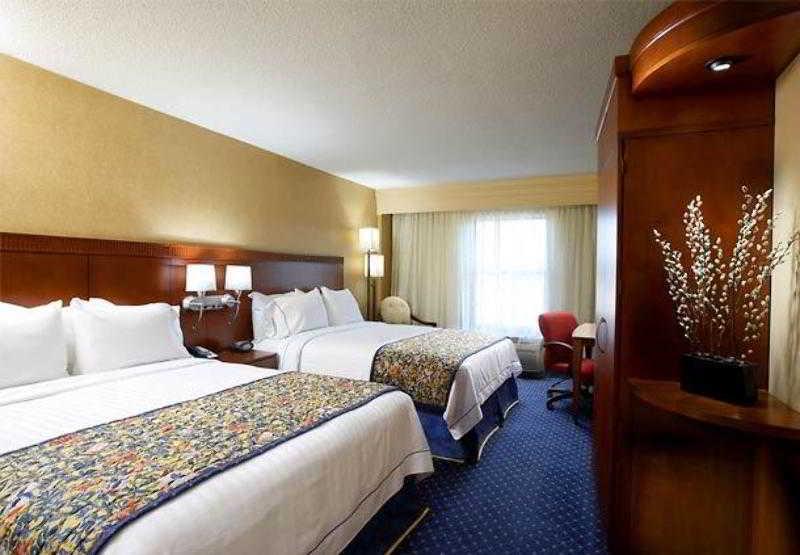 Courtyard Hamilton Hotel Bilik gambar