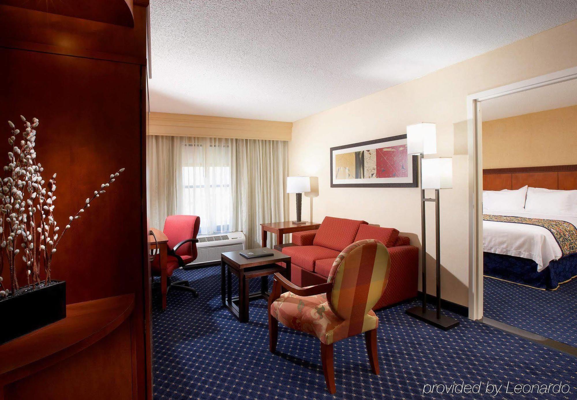 Courtyard Hamilton Hotel Luaran gambar