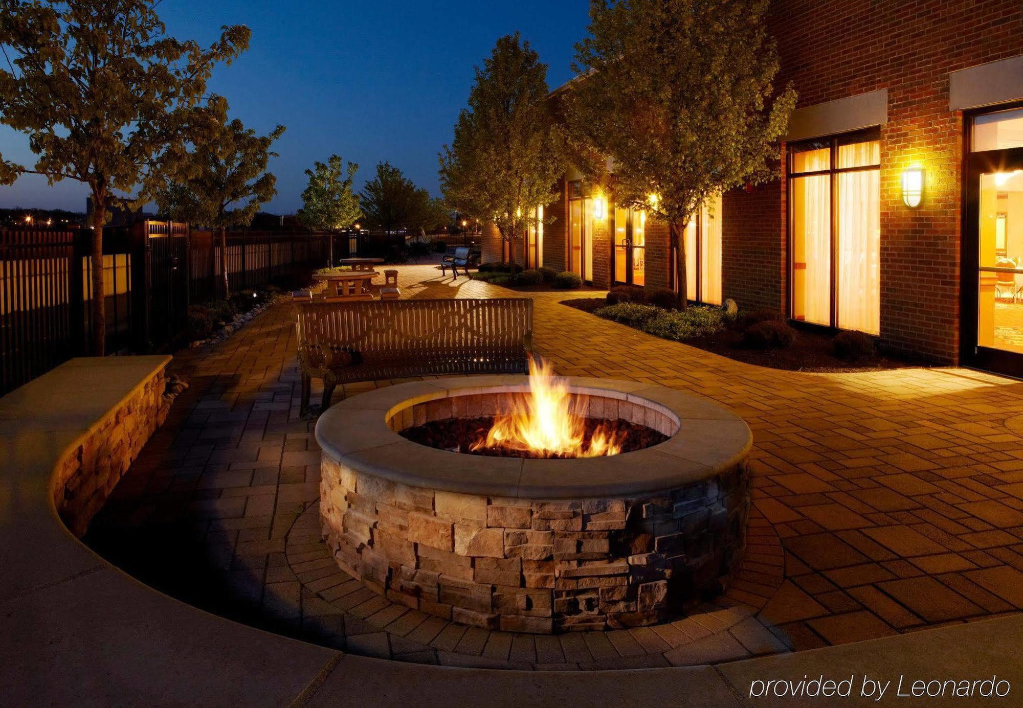 Courtyard Hamilton Hotel Luaran gambar
