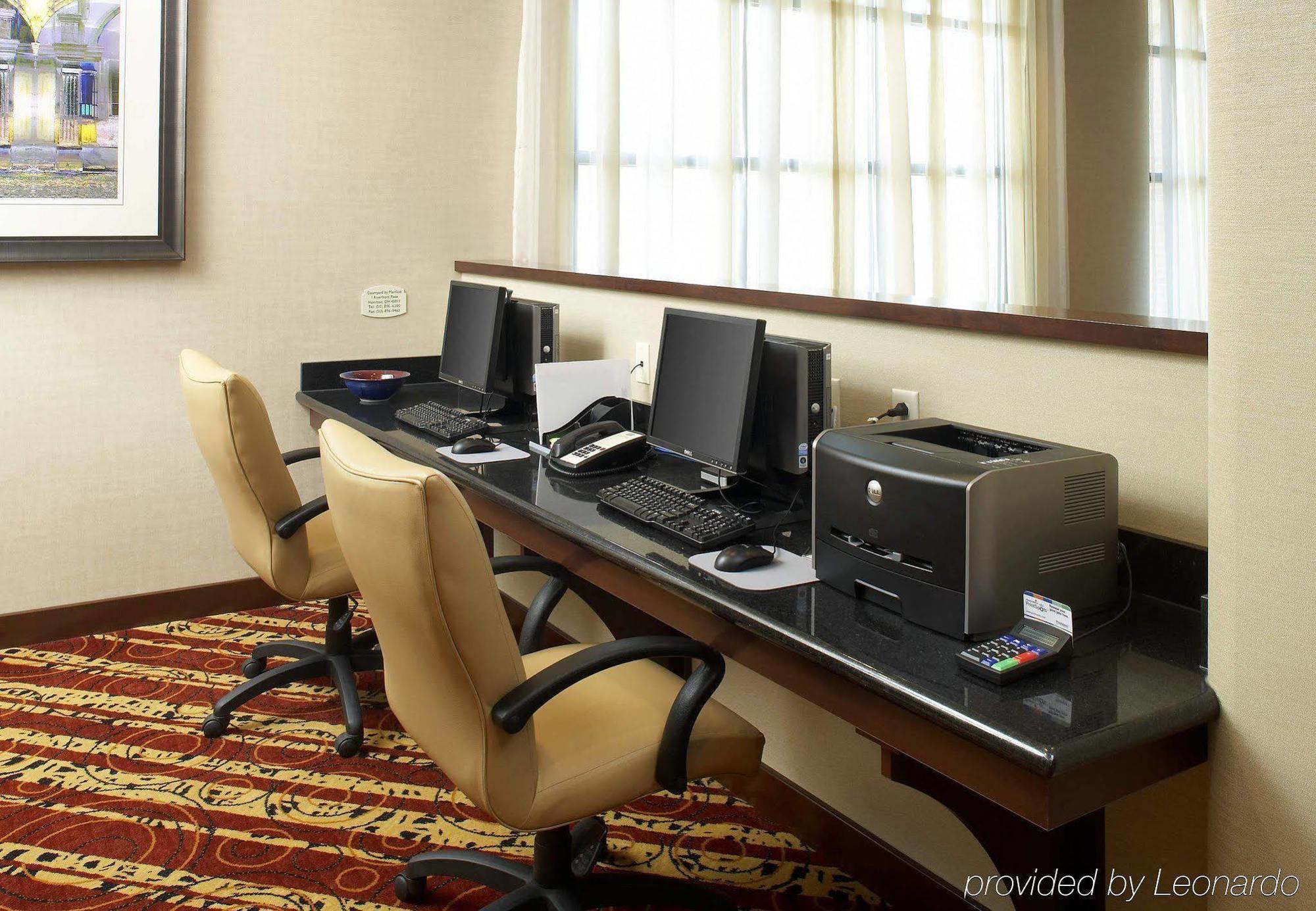Courtyard Hamilton Hotel Luaran gambar