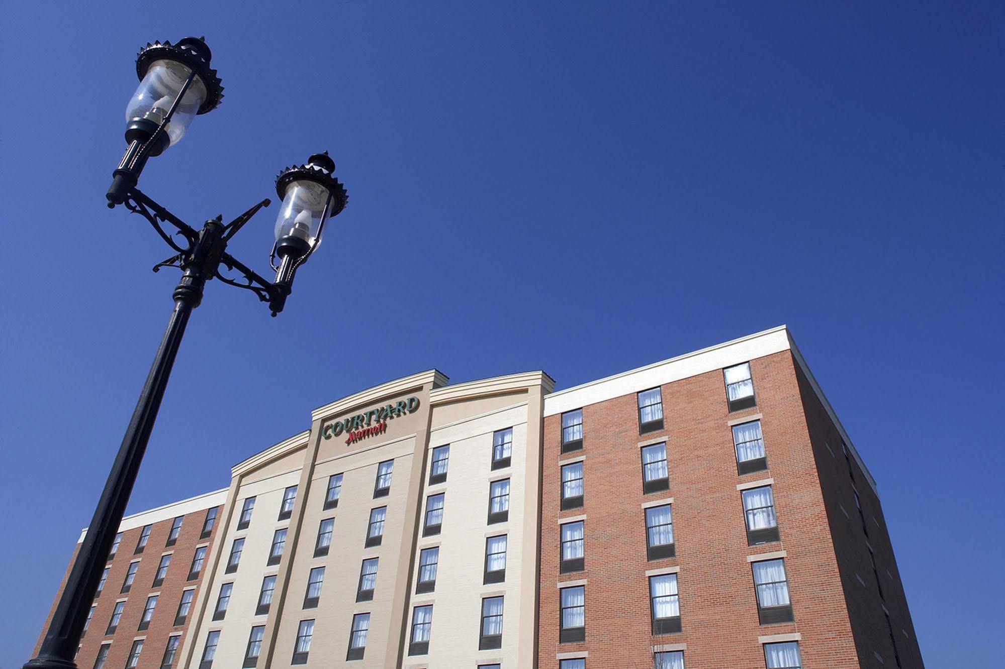 Courtyard Hamilton Hotel Luaran gambar